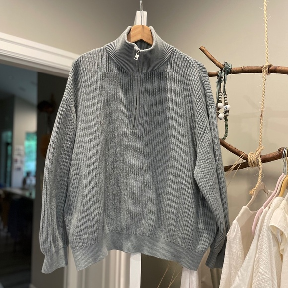 Aritzia Sweaters - TNA green ribbed knit sweater sz3